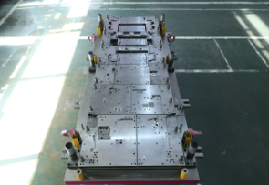 Automotive Injection Mold АВТОМОБИЛЬНАЯ ПРИМЕНЕНИЯ